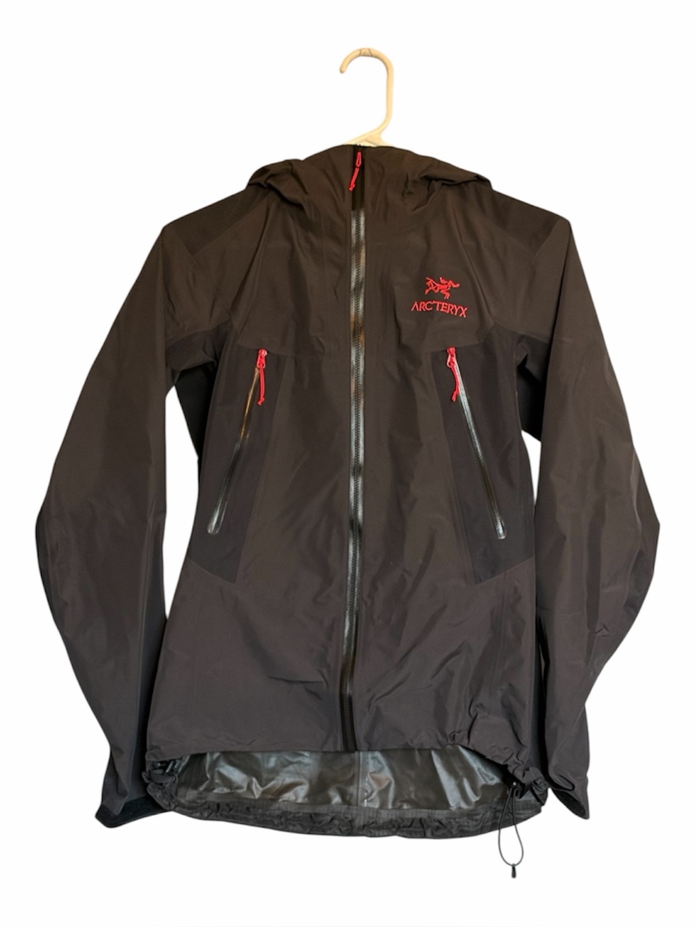 Arc'teryx Woman’s Beta Shell Jacket – Black/Dark Gray with Red Accents XS/TP